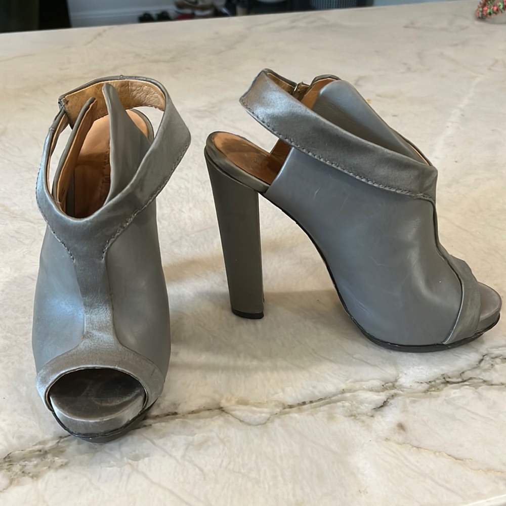 LAMB L.A.M.B. heels